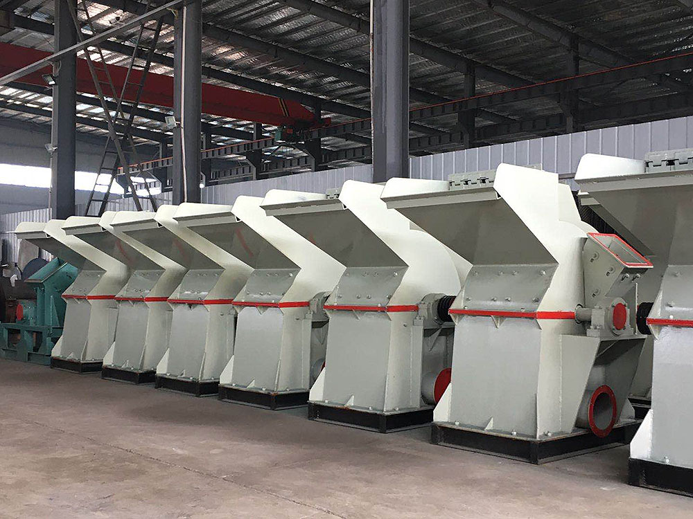 Double mouth wood crusher