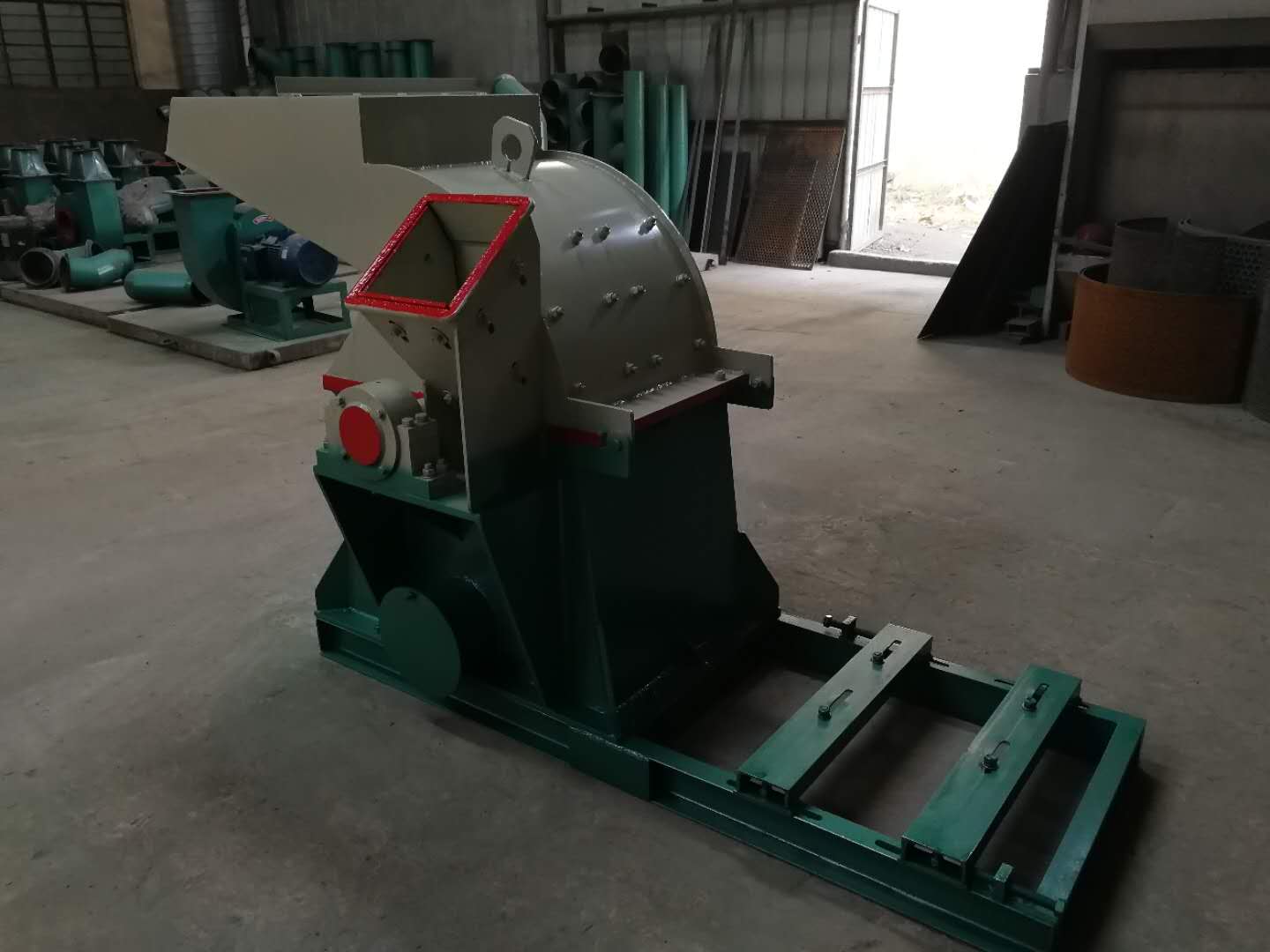 Double mouth wood crusher