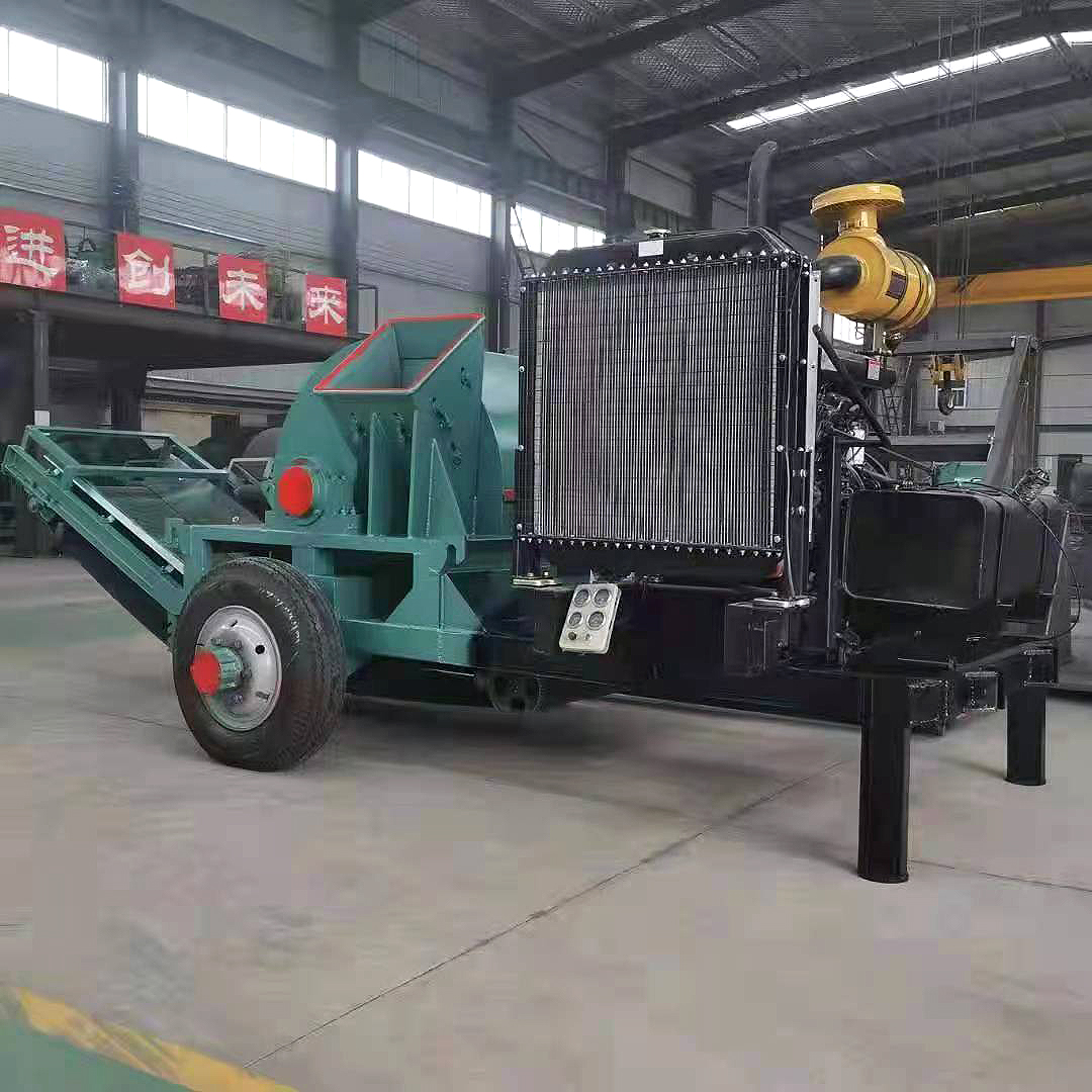 Diesel mobile wood chip crusher