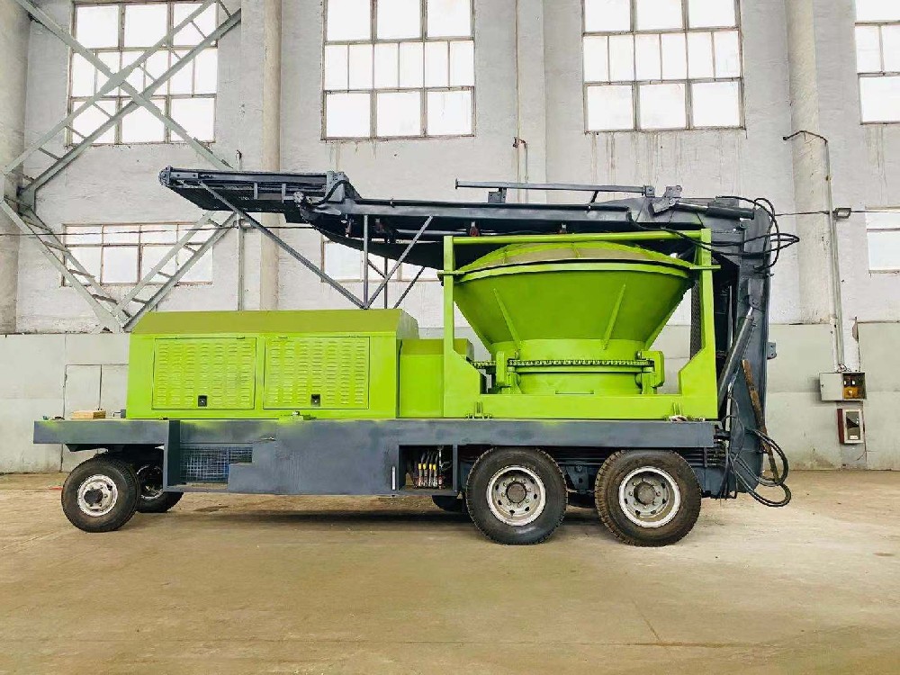 Mobile round pot crusher