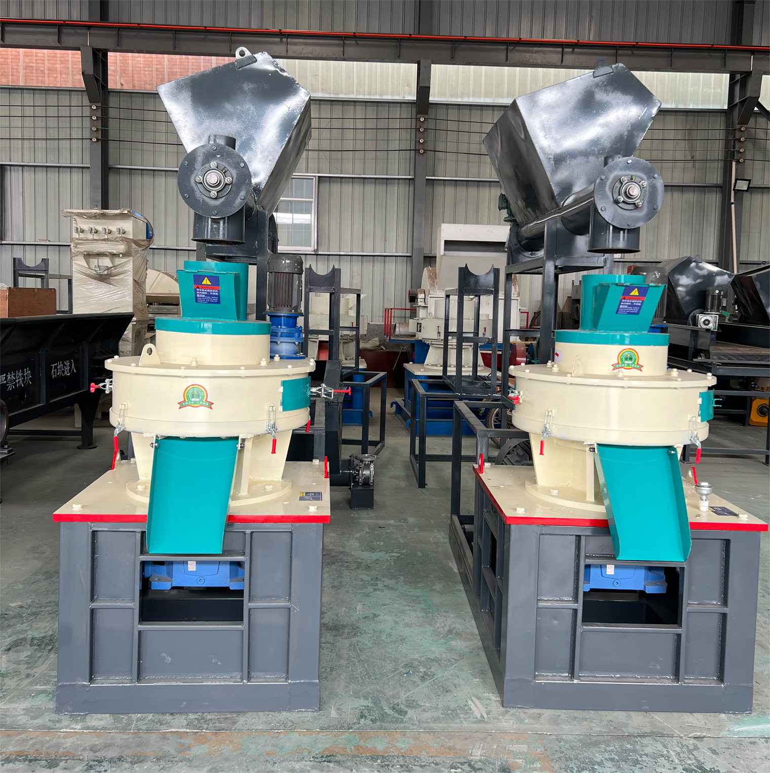 Wood pellet machine